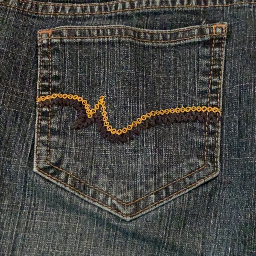 Jeans - Picture 2 of 3